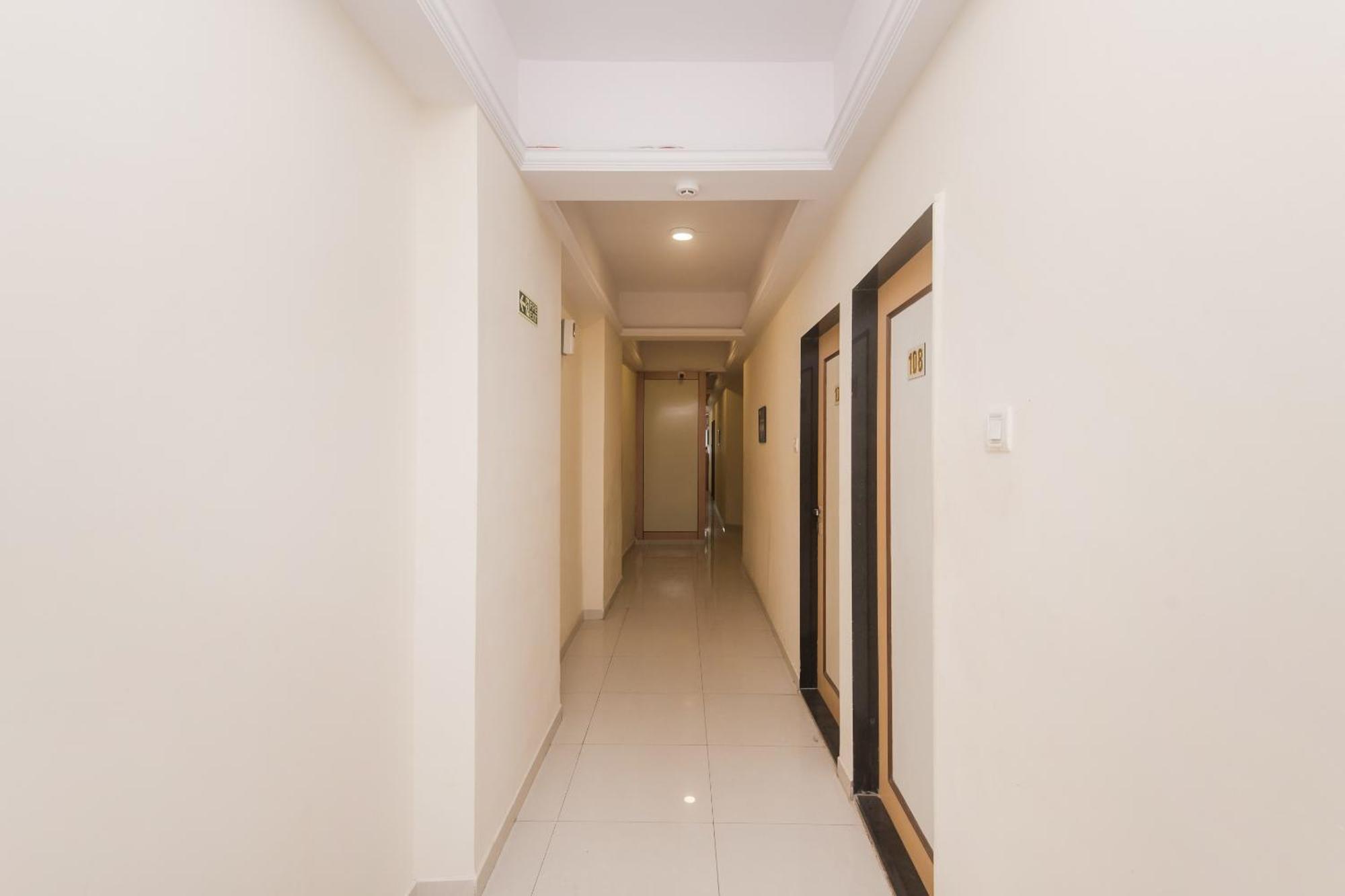 Hotel Capital O Orbit Near Infiniti Mall Bombay