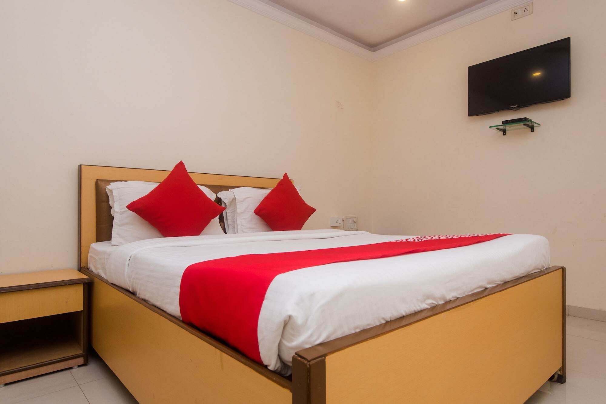 Hotel Capital O Orbit Near Infiniti Mall Bombay